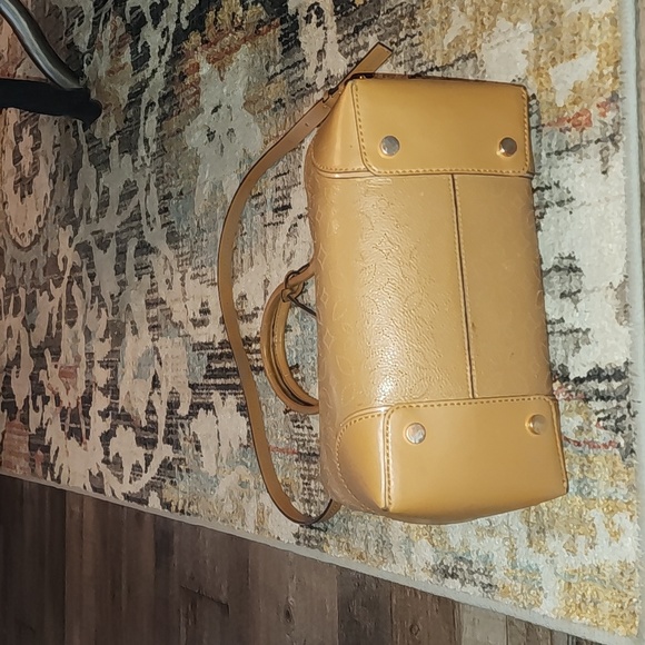 Michael Kors Purse with wallet - Picture 2 of 15